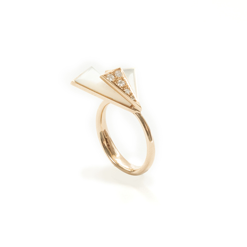 Кольцо из розового золота с бриллиантами