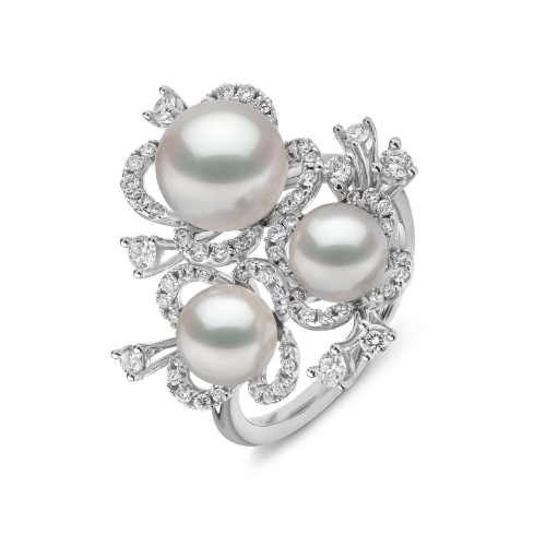 Кольцо Petal из 18-каратного золота с тройным жемчугом Акойя и бриллиантами с цветочным мотивом